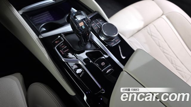 BMW 5 Series (G30) M550i xDrive 2022 — фото 9