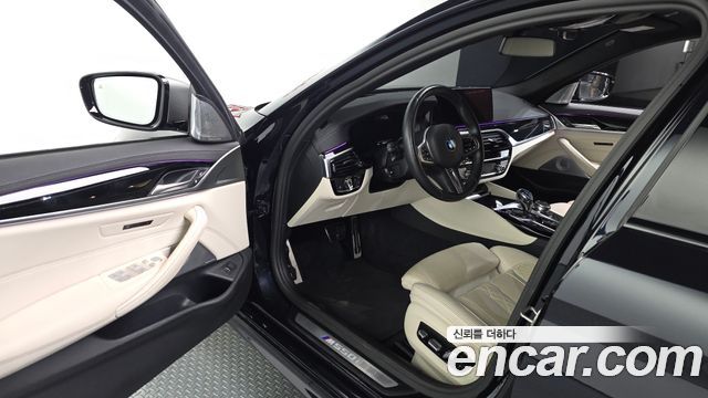 BMW 5 Series (G30) M550i xDrive 2022 — фото 10