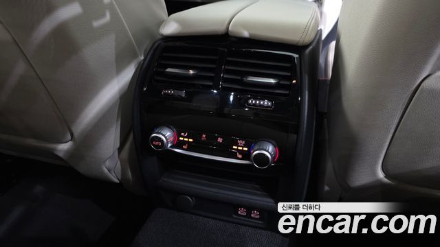 BMW 5 Series (G30) M550i xDrive 2022 — фото 18