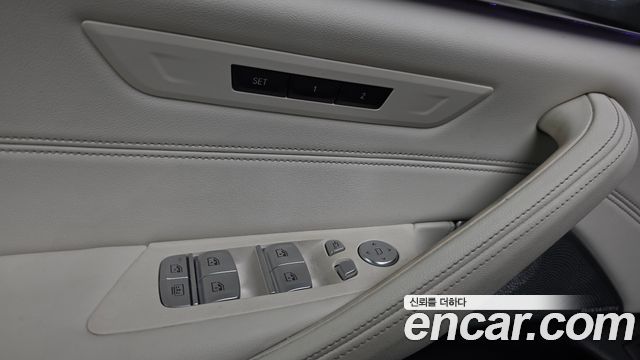 BMW 5 Series (G30) M550i xDrive 2022 — фото 30