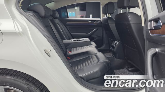 Volkswagen Passat GT (B8) 2.0 TDI Prestige 2018 — фото 16