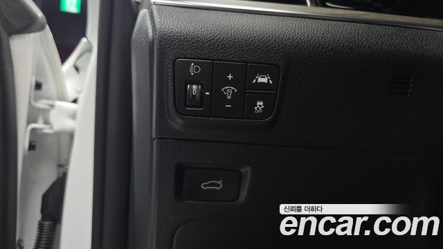 Kia K5 (III) 2.0 Signature 2020 — фото 28