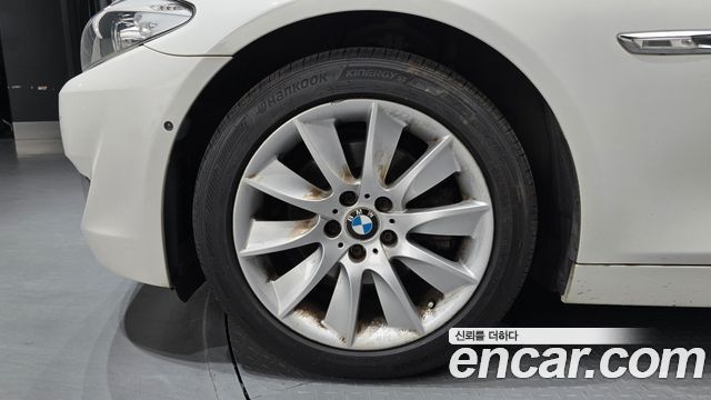 BMW 5 Series (F10) 528i 2012 — фото 5