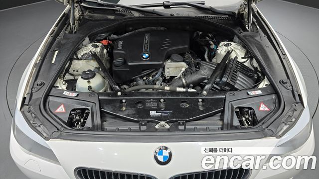 BMW 5 Series (F10) 528i 2012 — фото 6
