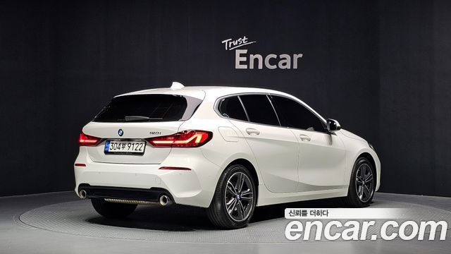 BMW 1 Series (F40) 120i Sports 2022 — фото 2