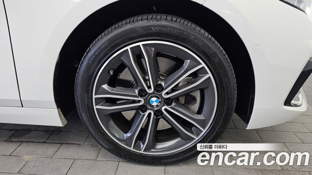 BMW 1 Series (F40) 120i Sports 2022 — фото 21
