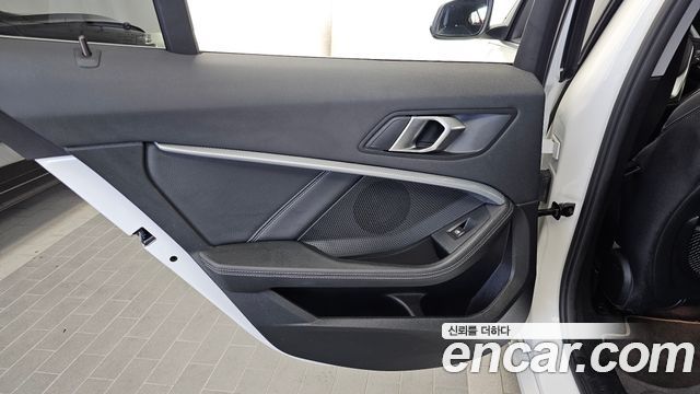 BMW 1 Series (F40) 120i Sports 2022 — фото 25