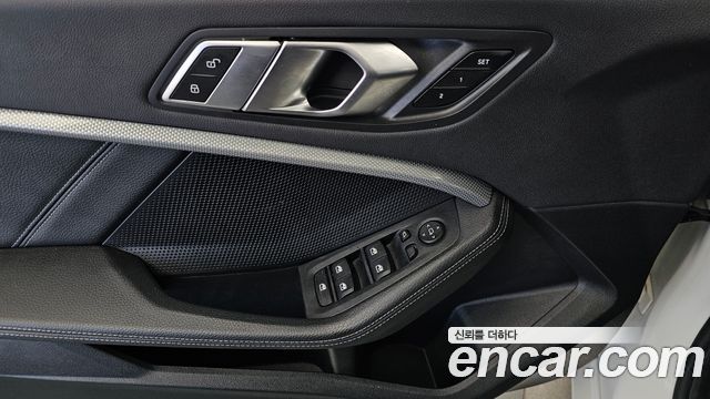 BMW 1 Series (F40) 120i Sports 2022 — фото 28