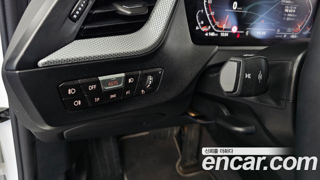 BMW 1 Series (F40) 120i Sports 2022 — фото 30