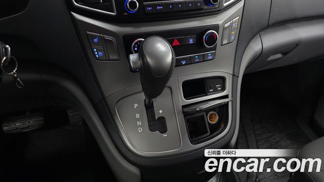 Hyundai Grand Starex 5-Seater VAN Modern 2017 — фото 9