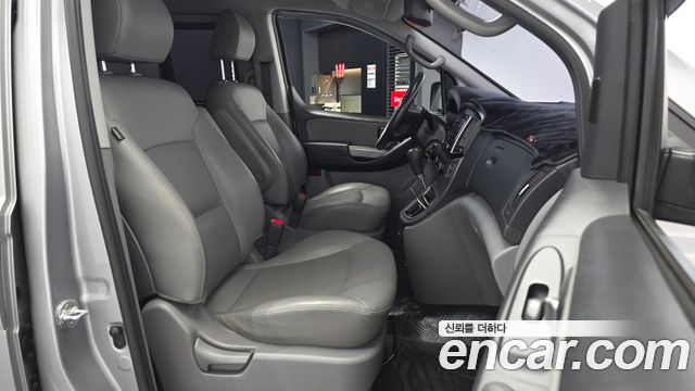 Hyundai Grand Starex 5-Seater VAN Modern 2017 — фото 11