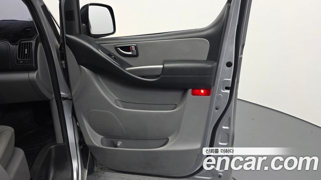 Hyundai Grand Starex 5-Seater VAN Modern 2017 — фото 24