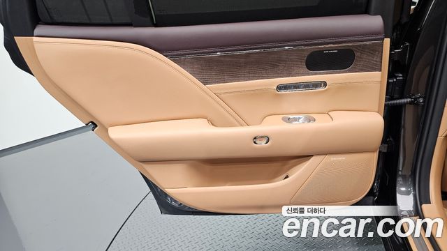 Genesis G90 (RS4) Gasoline 3.5 Turbo e-S/C AWD 2025 — фото 25