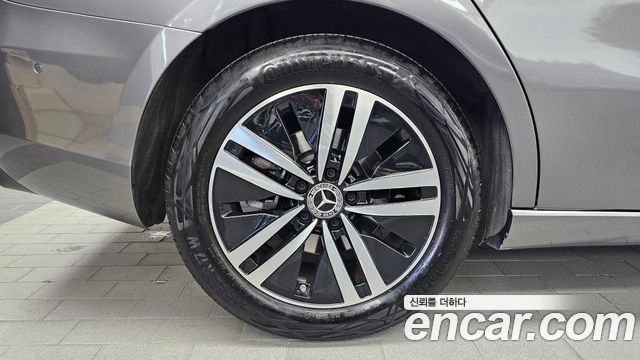 Mercedes-Benz A-Class (W177) A220 Sedan 2022 — фото 5