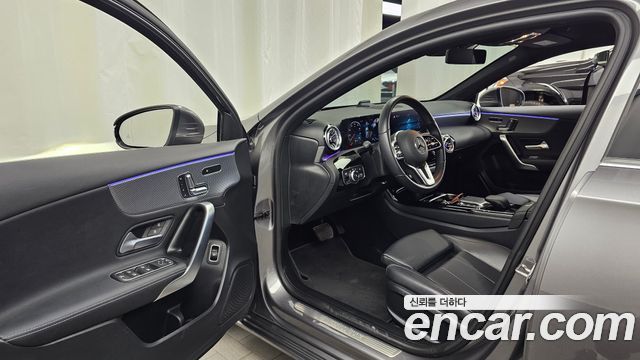 Mercedes-Benz A-Class (W177) A220 Sedan 2022 — фото 10