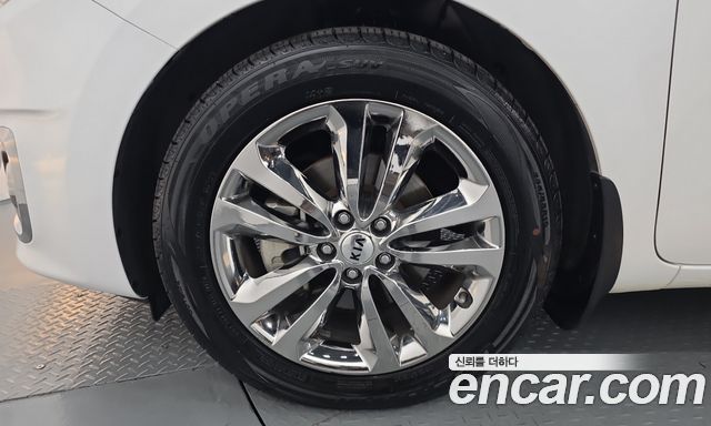 Kia Carnival 9-seater Prestige 2016 — фото 5