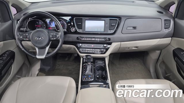 Kia Carnival 9-seater Prestige 2016 — фото 7