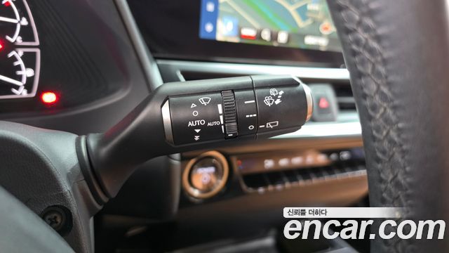 Lexus UX250h 2.0 2WD 2024 — фото 20