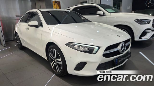Mercedes-Benz A-Class (W177) A220 Sedan 2023 — фото 3