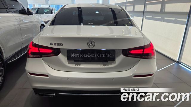 Mercedes-Benz A-Class (W177) A220 Sedan 2023 — фото 4