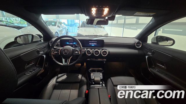 Mercedes-Benz A-Class (W177) A220 Sedan 2023 — фото 6