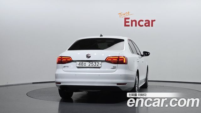 Volkswagen Jetta 2.0 TDI BlueMotion Premium 6th 2015 — фото 4
