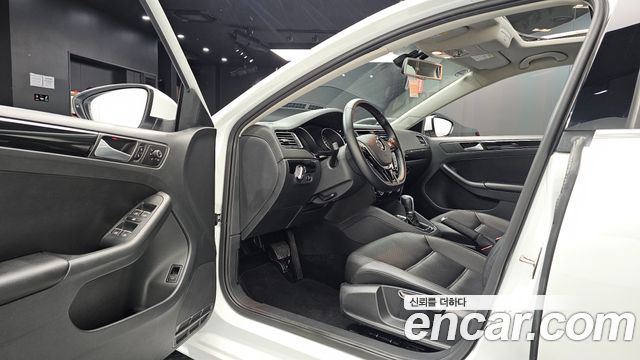 Volkswagen Jetta 2.0 TDI BlueMotion Premium 6th 2015 — фото 10