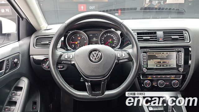 Volkswagen Jetta 2.0 TDI BlueMotion Premium 6th 2015 — фото 12