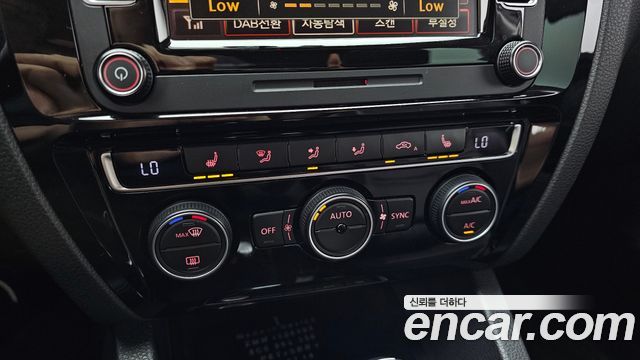 Volkswagen Jetta 2.0 TDI BlueMotion Premium 6th 2015 — фото 16
