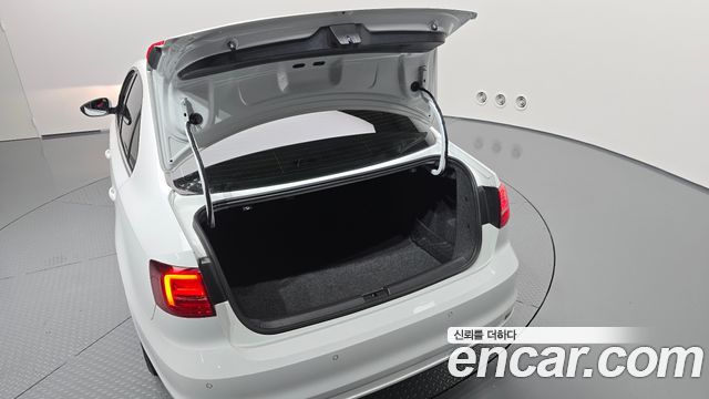 Volkswagen Jetta 2.0 TDI BlueMotion Premium 6th 2015 — фото 20