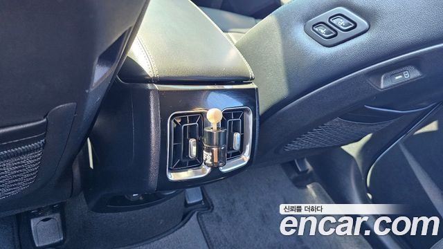 Kia Sorento (IV) Gasoline 2.5T 2WD Noblesse 2024 — фото 17