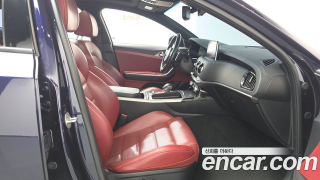 Kia Stinger 2.0 Turbo 2WD Platinum 2020 — фото 11