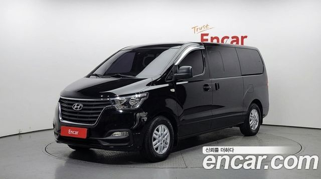 Hyundai Grand Starex Van 3-Seater Smart