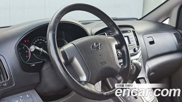 Hyundai Grand Starex Van 3-Seater Smart 2020 — фото 12