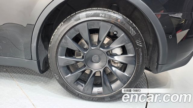 Tesla Model Y Long Range AWD 2022 — фото 21
