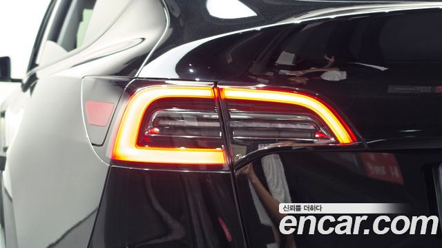 Tesla Model Y Long Range AWD 2022 — фото 23