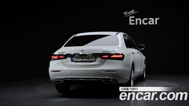 Mercedes-Benz E-Class (W213) E220d 4MATIC Exclusive 2021 — фото 4