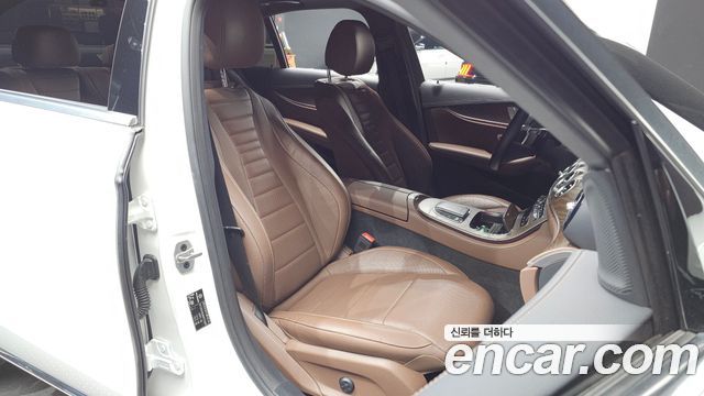 Mercedes-Benz E-Class (W213) E220d 4MATIC Exclusive 2021 — фото 10