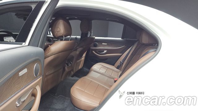 Mercedes-Benz E-Class (W213) E220d 4MATIC Exclusive 2021 — фото 12