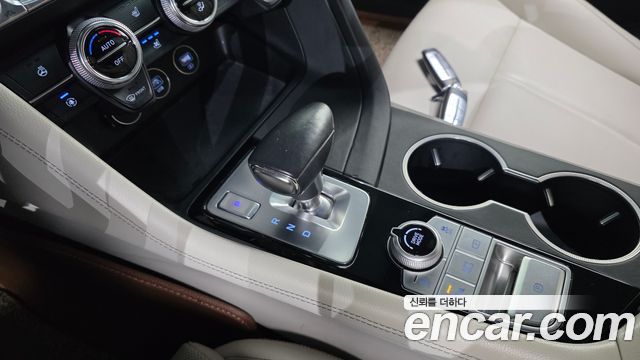 Genesis G70 Shooting Brake Gasoline 2.0T 2WD 2023 — фото 9