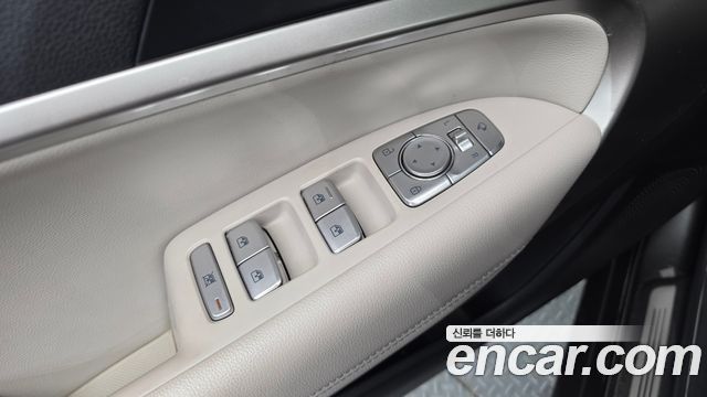 Genesis G70 Shooting Brake Gasoline 2.0T 2WD 2023 — фото 19