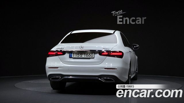 Mercedes-Benz E-Class (W213) E220d 4MATIC AMG Line 2022 — фото 4