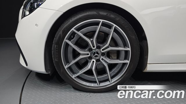 Mercedes-Benz E-Class (W213) E220d 4MATIC AMG Line 2022 — фото 5