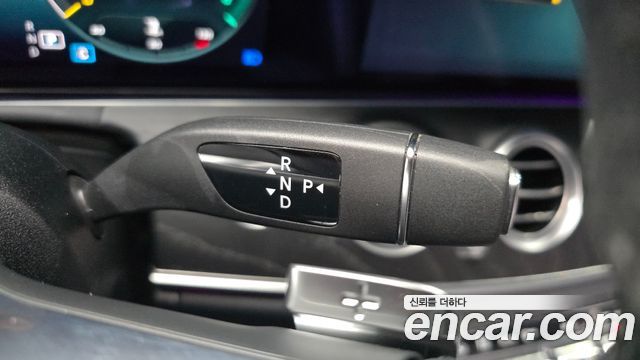 Mercedes-Benz E-Class (W213) E220d 4MATIC AMG Line 2022 — фото 9