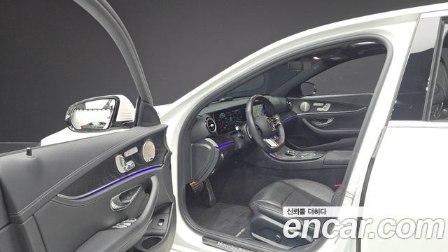 Mercedes-Benz E-Class (W213) E220d 4MATIC AMG Line 2022 — фото 10