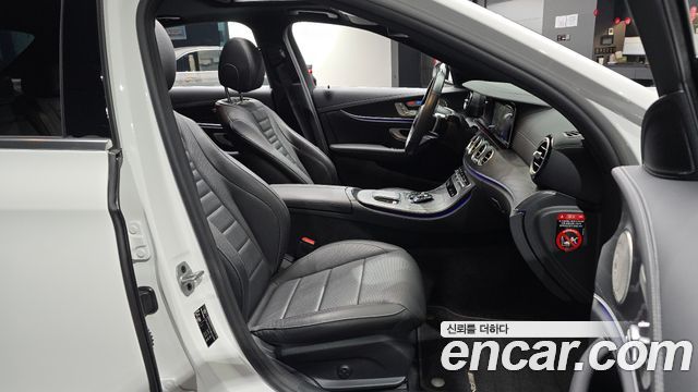 Mercedes-Benz E-Class (W213) E220d 4MATIC AMG Line 2022 — фото 12