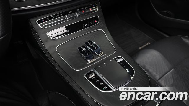 Mercedes-Benz E-Class (W213) E220d 4MATIC AMG Line 2022 — фото 18