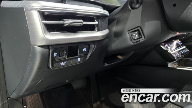 Hyundai Grandeur (GN7) 2,5 Gasoline 2WD Exclusive 2023 — фото 12