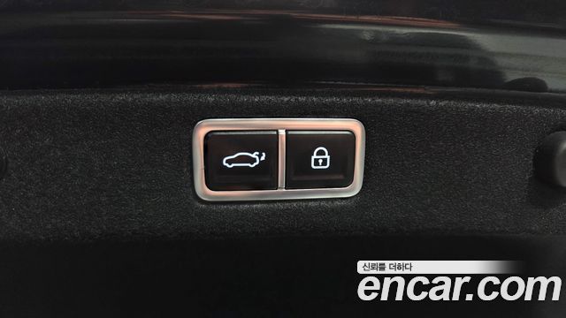 Hyundai Grandeur (GN7) 2,5 Gasoline 2WD Exclusive 2023 — фото 20