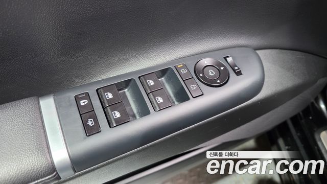 Hyundai Grandeur (GN7) 2,5 Gasoline 2WD Exclusive 2023 — фото 29